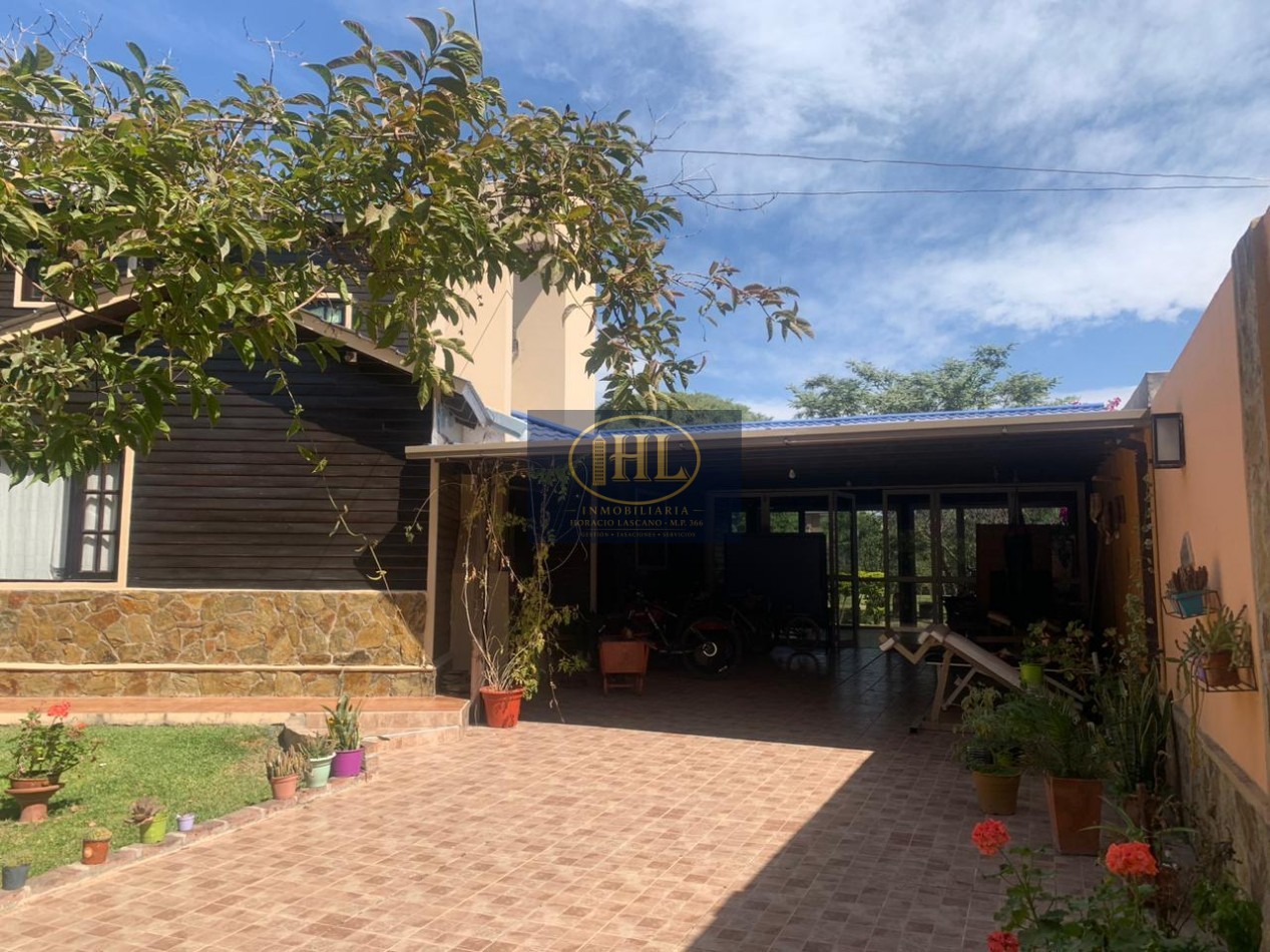 VENDO CASA DE CATEGORIA EN BARRIO RESIDENCIAL LA POSTA, CIUDAD DE PERICO