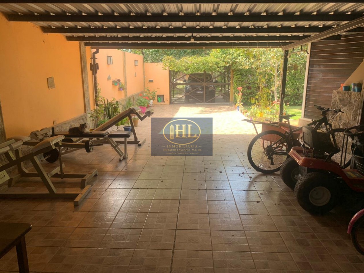 VENDO CASA DE CATEGORIA EN BARRIO RESIDENCIAL LA POSTA, CIUDAD DE PERICO