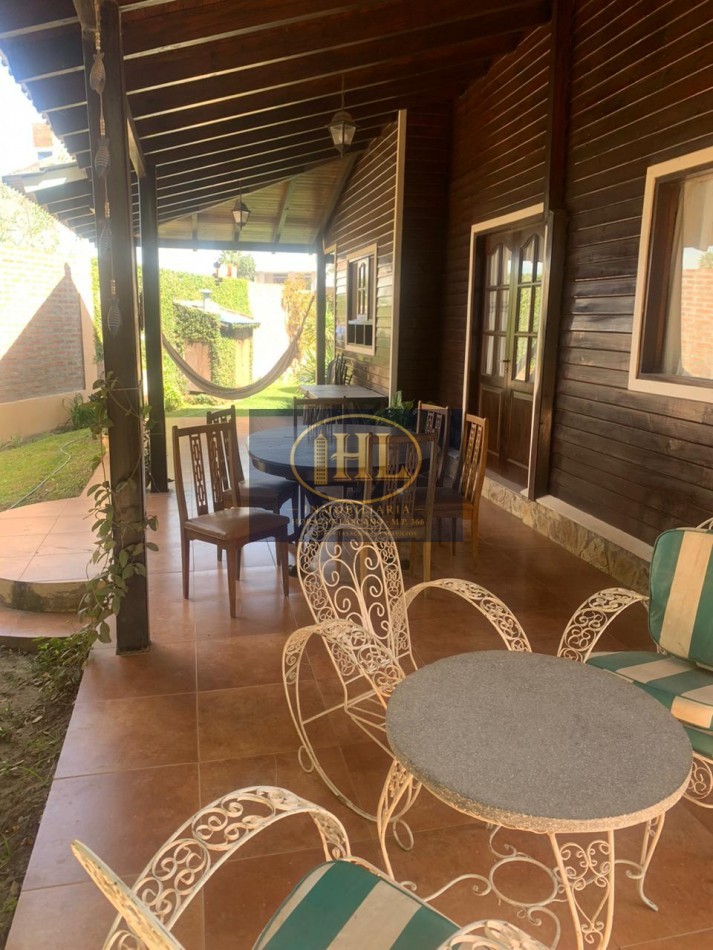 VENDO CASA DE CATEGORIA EN BARRIO RESIDENCIAL LA POSTA, CIUDAD DE PERICO