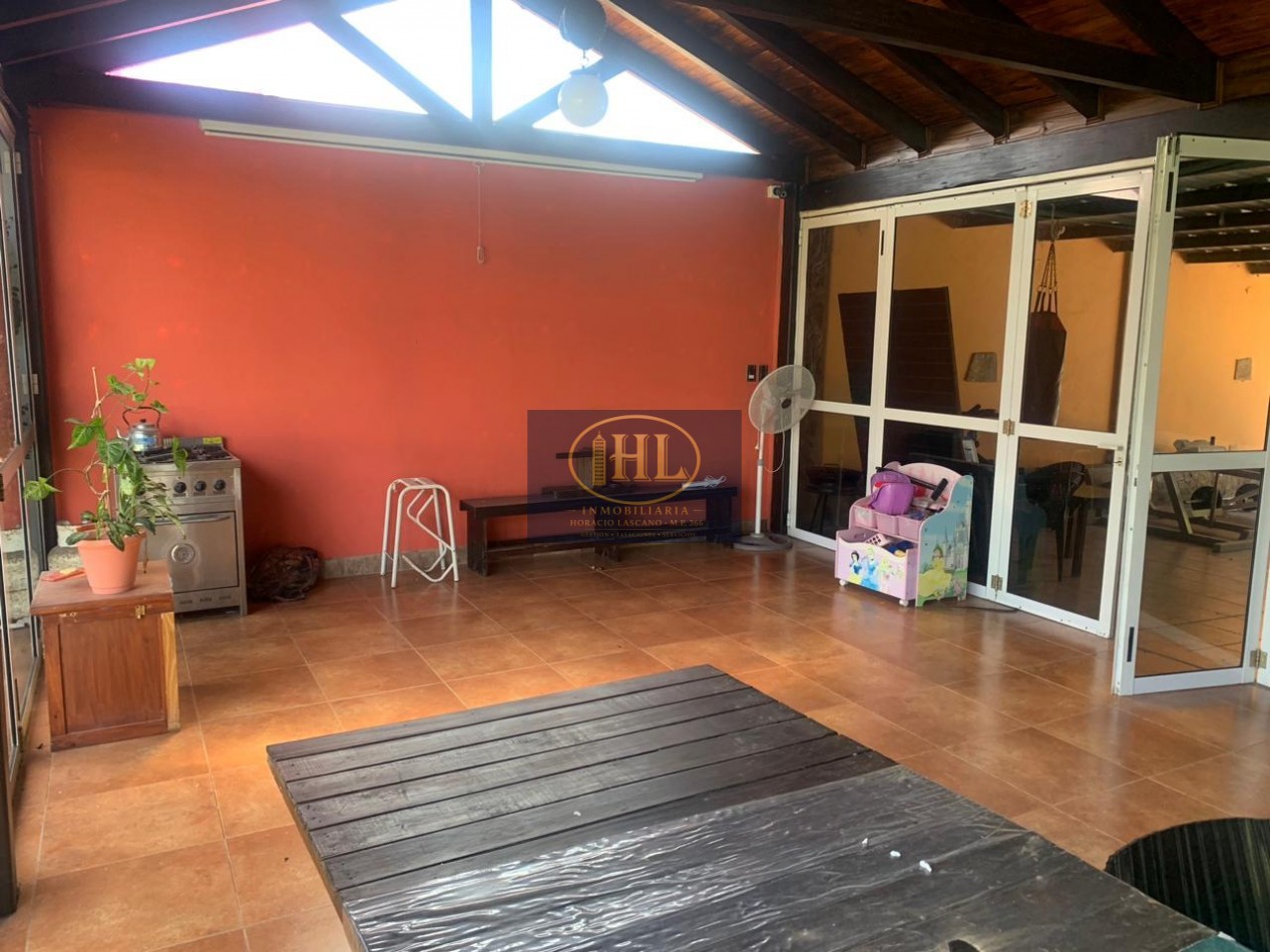 VENDO CASA DE CATEGORIA EN BARRIO RESIDENCIAL LA POSTA, CIUDAD DE PERICO