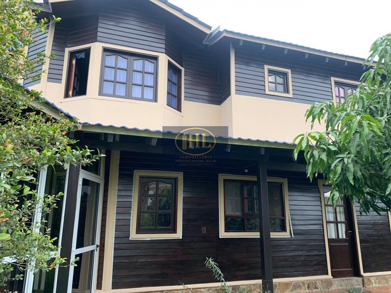 VENDO CASA DE CATEGORIA EN BARRIO RESIDENCIAL LA POSTA, CIUDAD DE PERICO