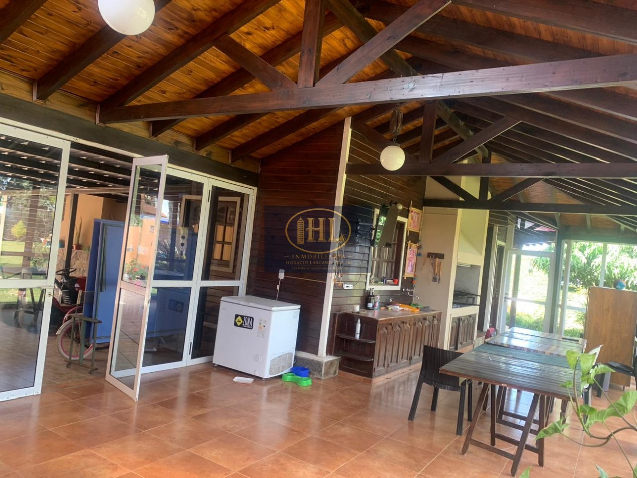 VENDO CASA DE CATEGORIA EN BARRIO RESIDENCIAL LA POSTA, CIUDAD DE PERICO