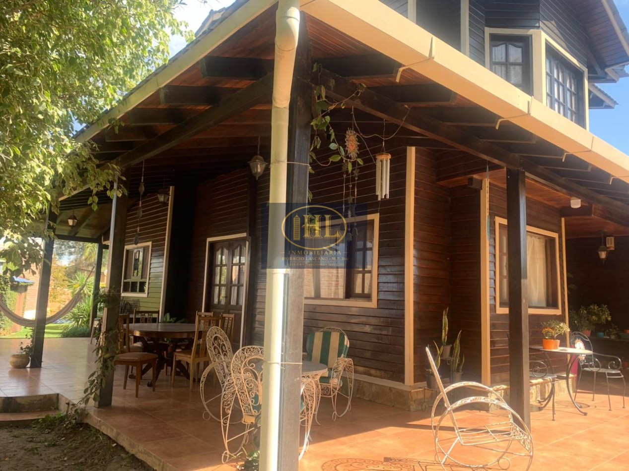 VENDO CASA DE CATEGORIA EN BARRIO RESIDENCIAL LA POSTA, CIUDAD DE PERICO