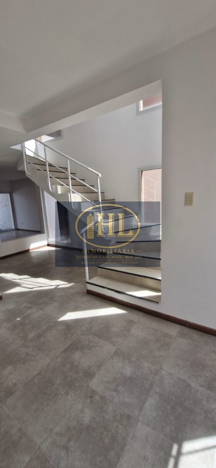 VENDO DUPLEX EN BAJO LA VIÑA
