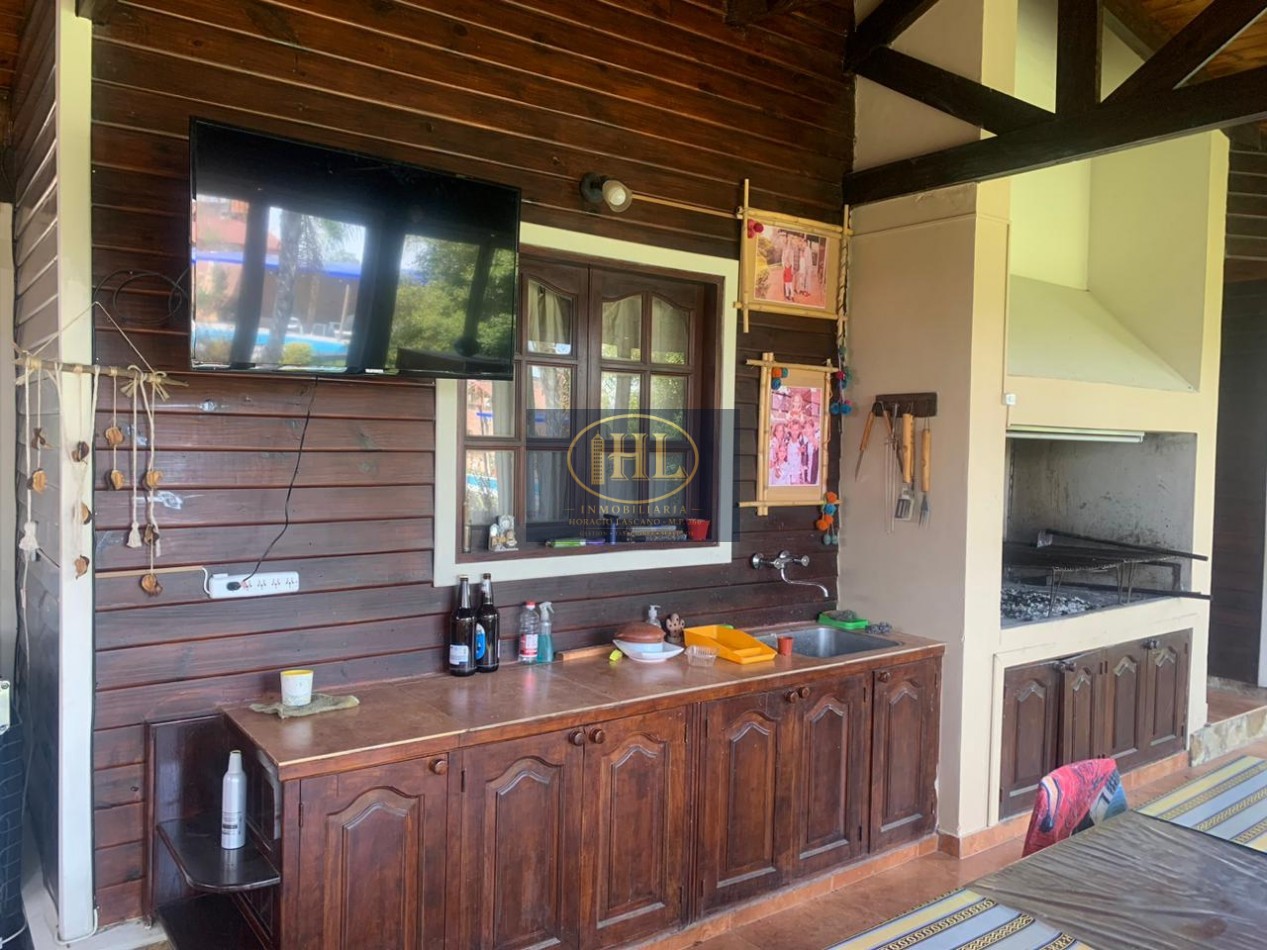 VENDO CASA DE CATEGORIA EN BARRIO RESIDENCIAL LA POSTA, CIUDAD DE PERICO