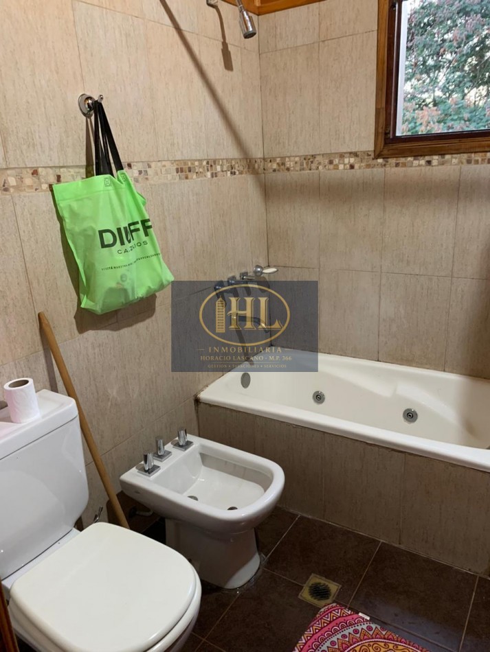VENDO CASA DE CATEGORIA EN BARRIO RESIDENCIAL LA POSTA, CIUDAD DE PERICO