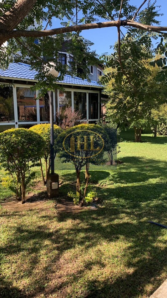 VENDO CASA DE CATEGORIA EN BARRIO RESIDENCIAL LA POSTA, CIUDAD DE PERICO